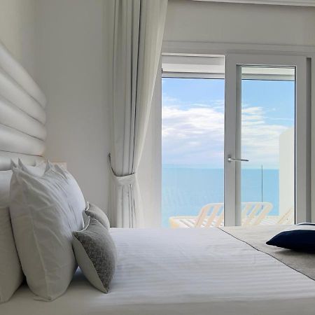 Hotel La Calanque Cavalaire-sur-Mer Zewnętrze zdjęcie