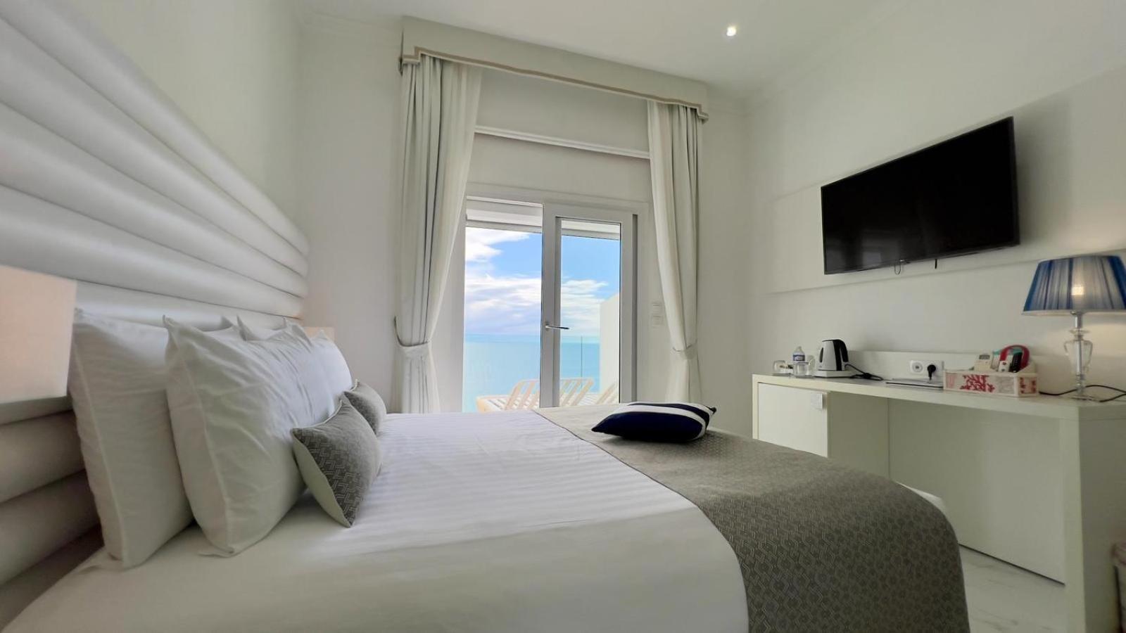 Hotel La Calanque Cavalaire-sur-Mer Zewnętrze zdjęcie